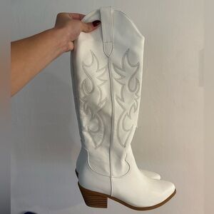 White Cowgirl Boots. Never worn